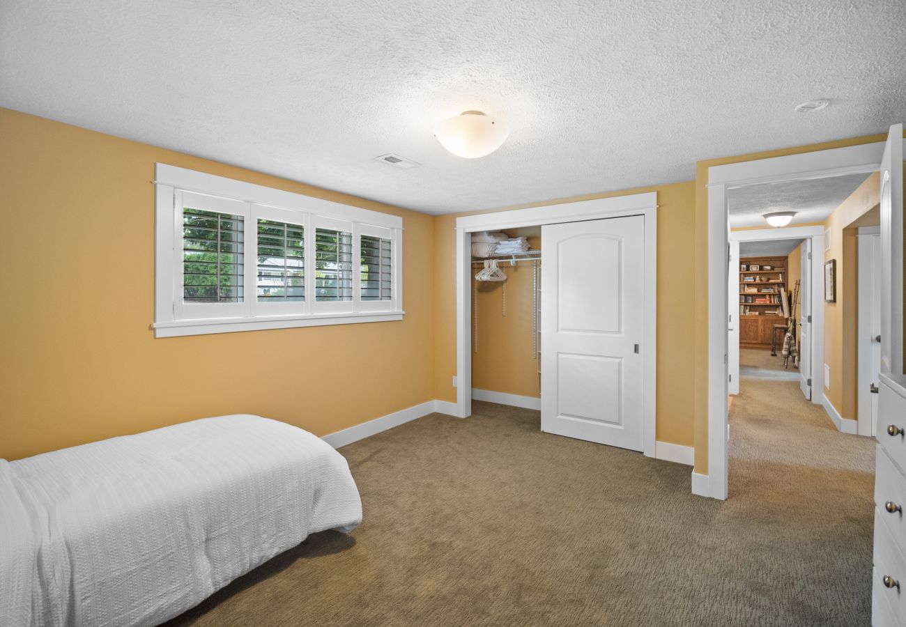 House in Spokane - Spacious 3 bedroom/2 bathroom; great for families
