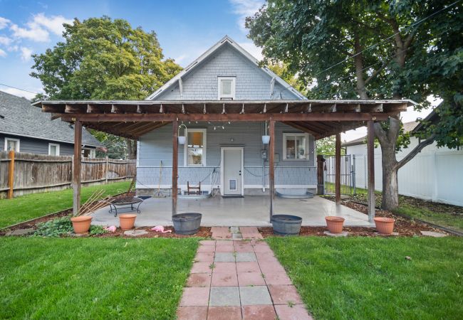 House in Spokane - Beautiful Garland Craftsman with garage
