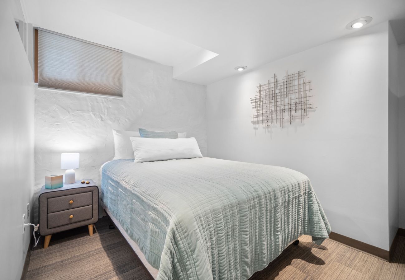 Apartment in Spokane - Iconic 2 bedroom Condo at Maple View Terrace