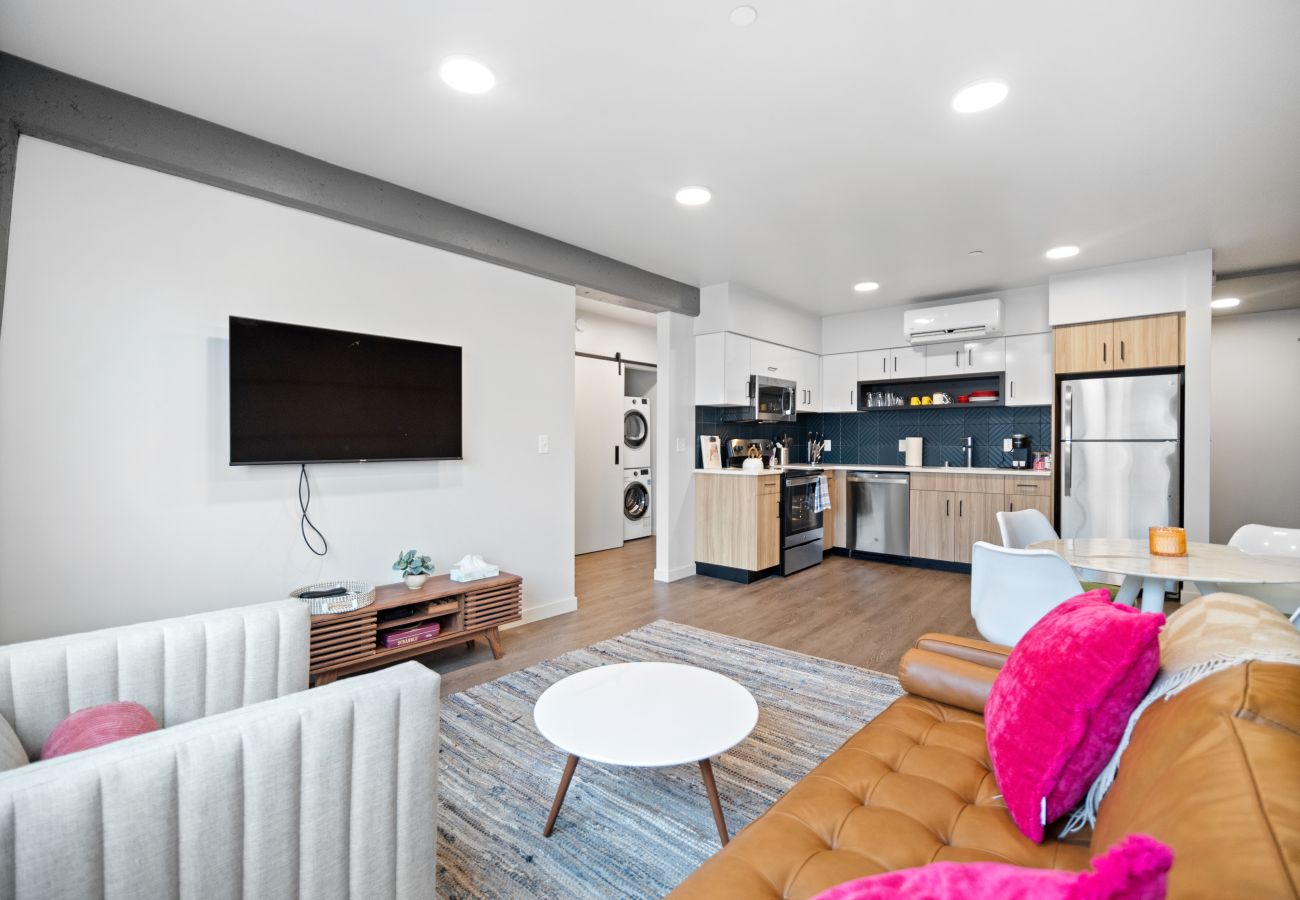 Apartment in Spokane - Pretty in Pink 2-bedroom Suite